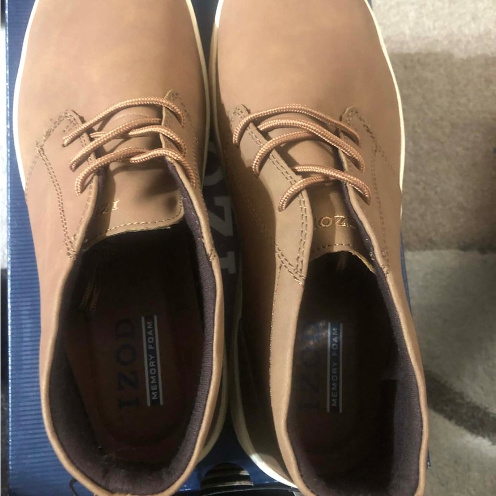 Izod Men's Brown Lace-Up Chukka Boots
